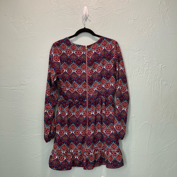 ❤️ one Clothing 
Large -JR -shirtdress
Red/blue - Picture 2 of 4